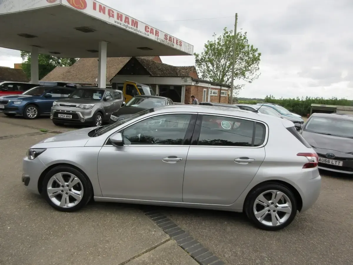 Used Peugeot 308 Allure 115 HP (84 kW) 2015 Silver Hatchback