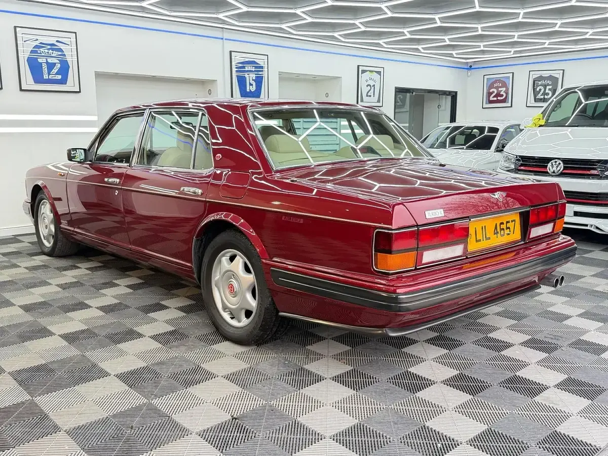 Used Bentley Turbo R 389 HP (286 kW) 1996 Red Sedan