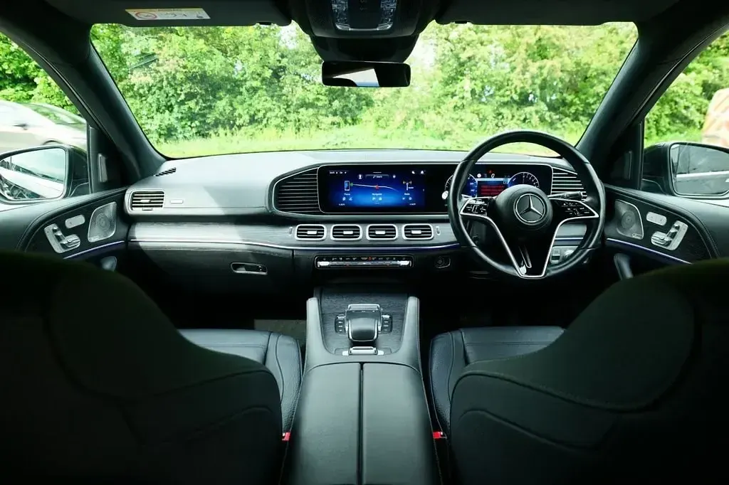 Second-hand Mercedes GLE400 AMG line 381 CP (280 kW) 2024 Negru SUV