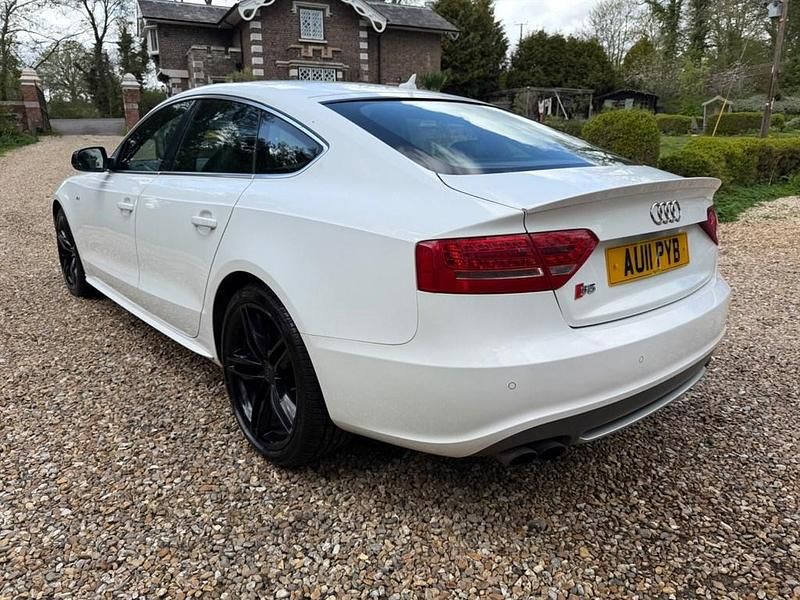 Used Audi S5 Sportback Comfort 333 HP (244 kW) 2011 White Hatchback