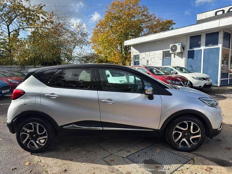Used Renault Captur Dynamique 90 HP (66 kW) 2014 Silver/black SUV