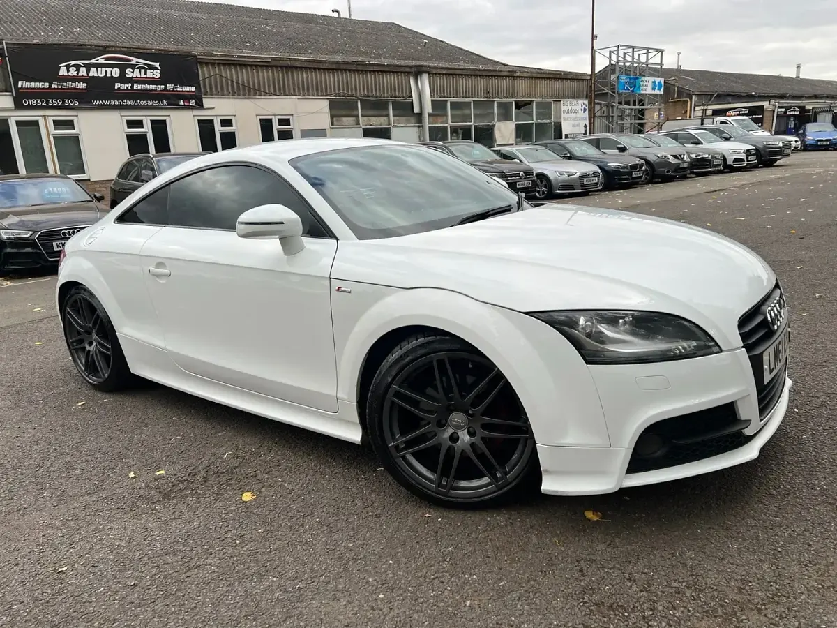 Used Audi TT Black Edition 211 HP (155 kW) 2011 White Coupe