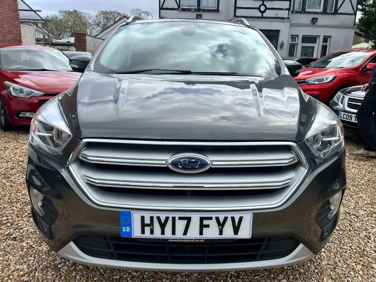 Second-hand Ford Kuga Titanium 180 CP (132 kW) 2017 Gri SUV