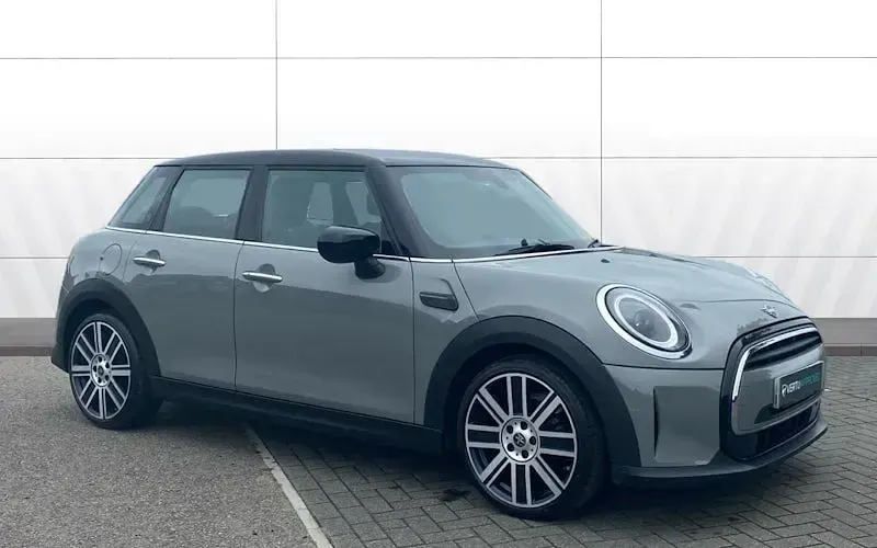 Used Mini Cooper Exclusive 136 HP (100 kW) 2022 Hatchback