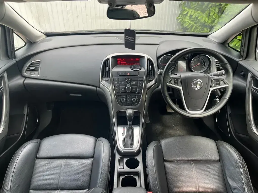 Used Vauxhall Astra Elite 165 HP (121 kW) 2011 Grey Hatchback