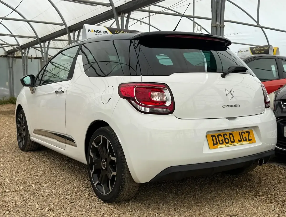 Used Citroën DS3 95 HP (69 kW) 2010 White Hatchback