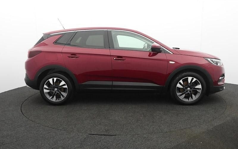 Used Vauxhall Grandland X 131 HP (96 kW) 2020 Red SUV