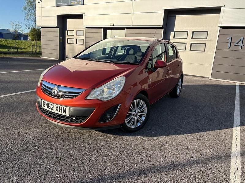 Second-hand Vauxhall Corsa 100 CP (73 kW) 2012 Portocaliu Hatchback