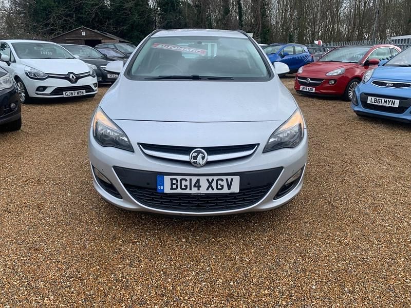 Second-hand Vauxhall Astra 165 CP (121 kW) 2014 Argintiu Break