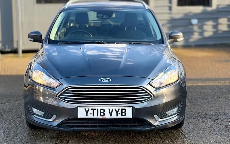 Used Ford Focus Titanium 120 HP (88 kW) 2017 Grey Estate