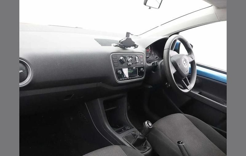 Used Skoda Citigo SE 58 HP (42 kW) 2017 Crystal blue metallic Hatchback