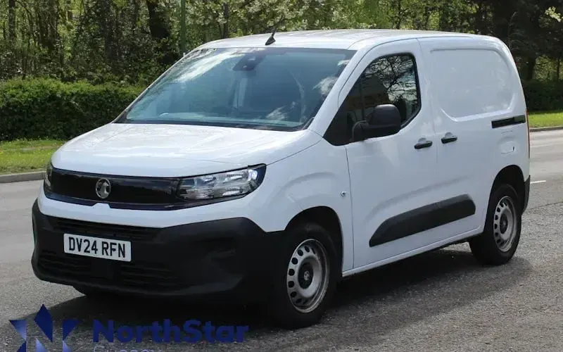 Używany Vauxhall Combo S 102 KM (75 kW) 2024 Minivan