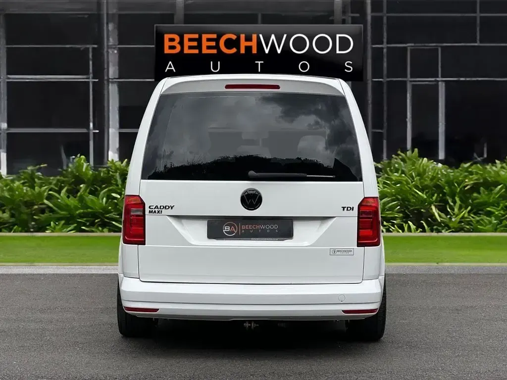 Used VW Caddy Maxi S 102 HP (75 kW) 2016 White MPV