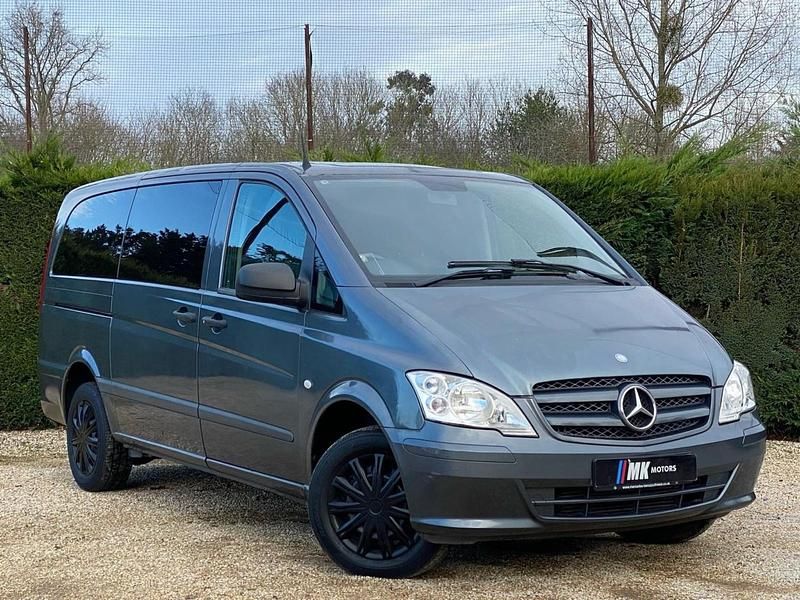 Begagnad Mercedes Vito 2015 Grå Van
