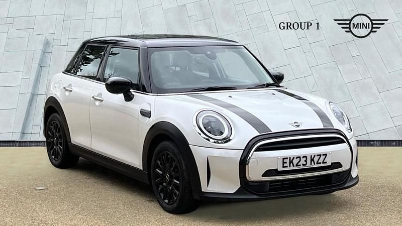 Used Mini Cooper Classic 136 HP (100 kW) 2023 White Hatchback