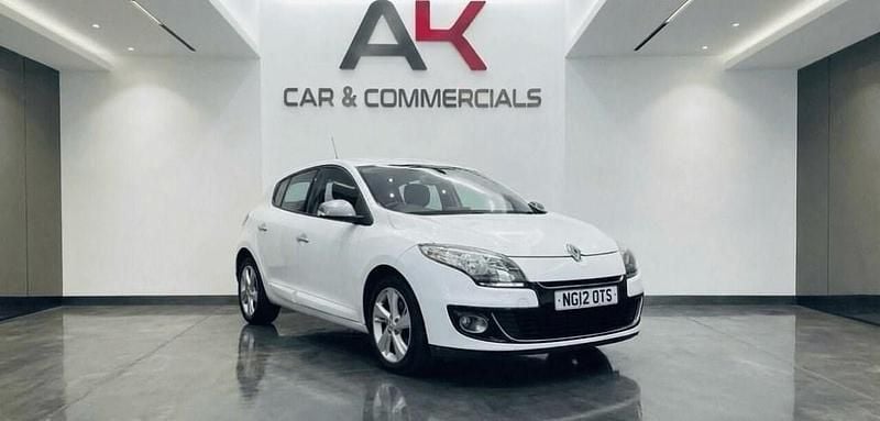 Used Renault Mégane III Dynamique 110 HP (80 kW) 2012 White Hatchback