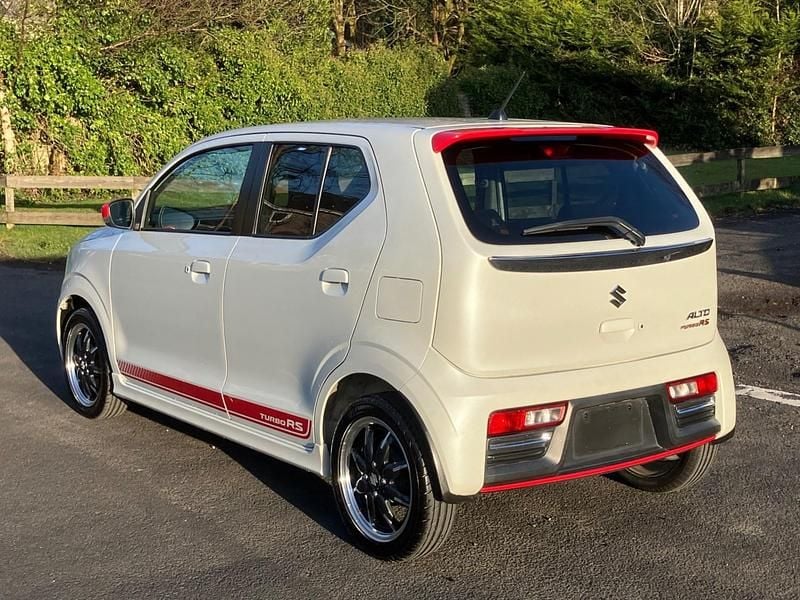 Used Suzuki Alto 52 HP (38 kW) 2015 White Hatchback
