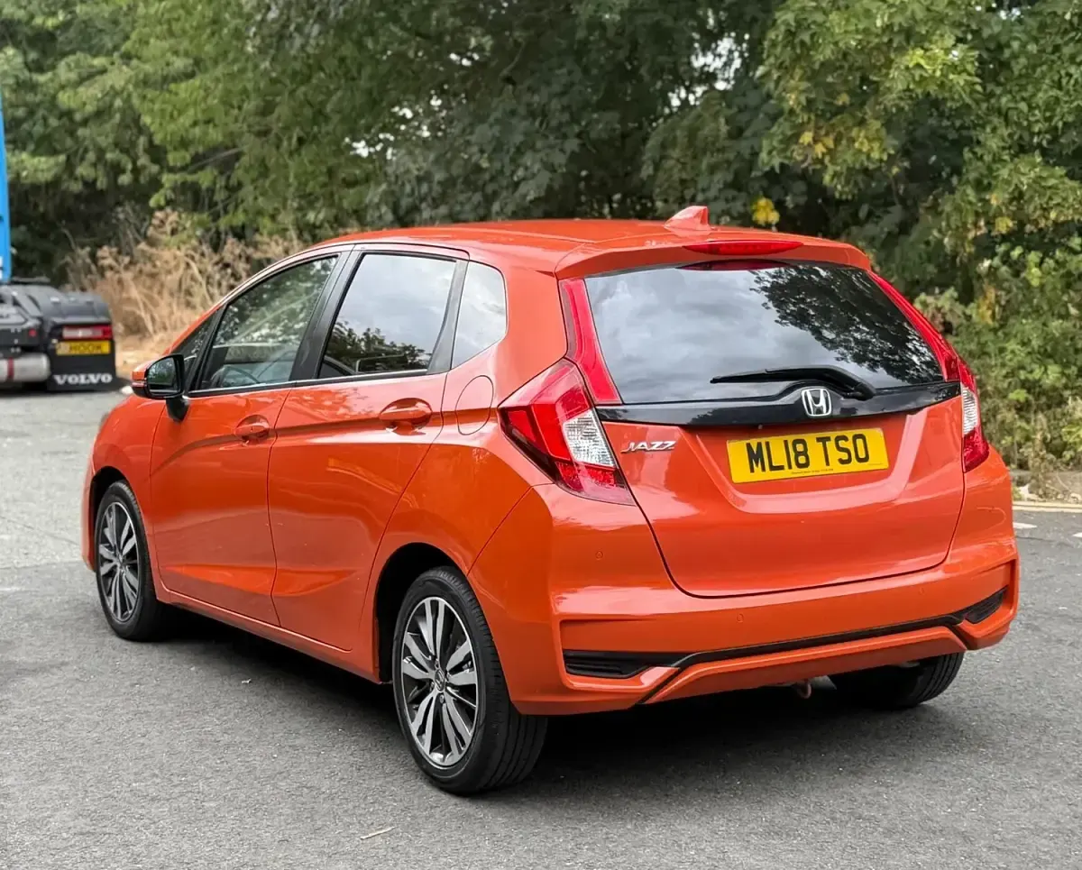 Used Honda Jazz EX 102 HP (75 kW) 2018 Orange Hatchback