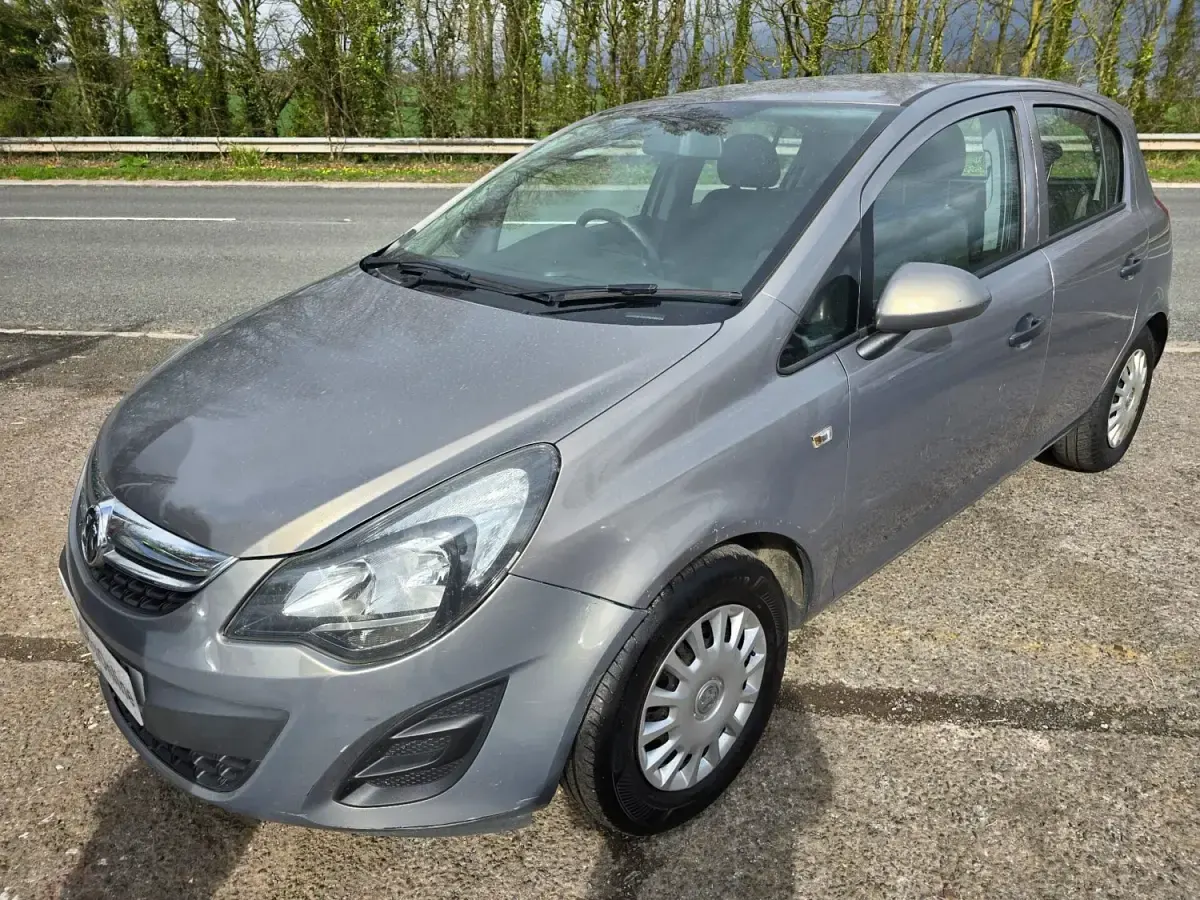 Usado Vauxhall Corsa Edition 2014 Marrón Utilitario