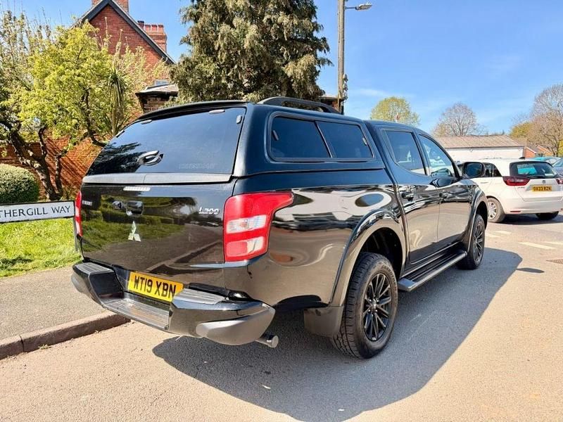 Used Mitsubishi L200 181 HP (133 kW) 2019 Black Pickup