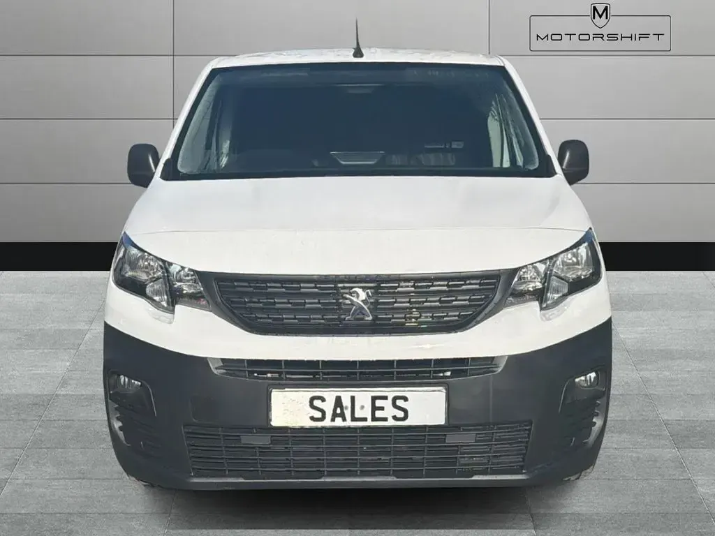 Used Peugeot Partner 131 HP (96 kW) 2021 White MPV