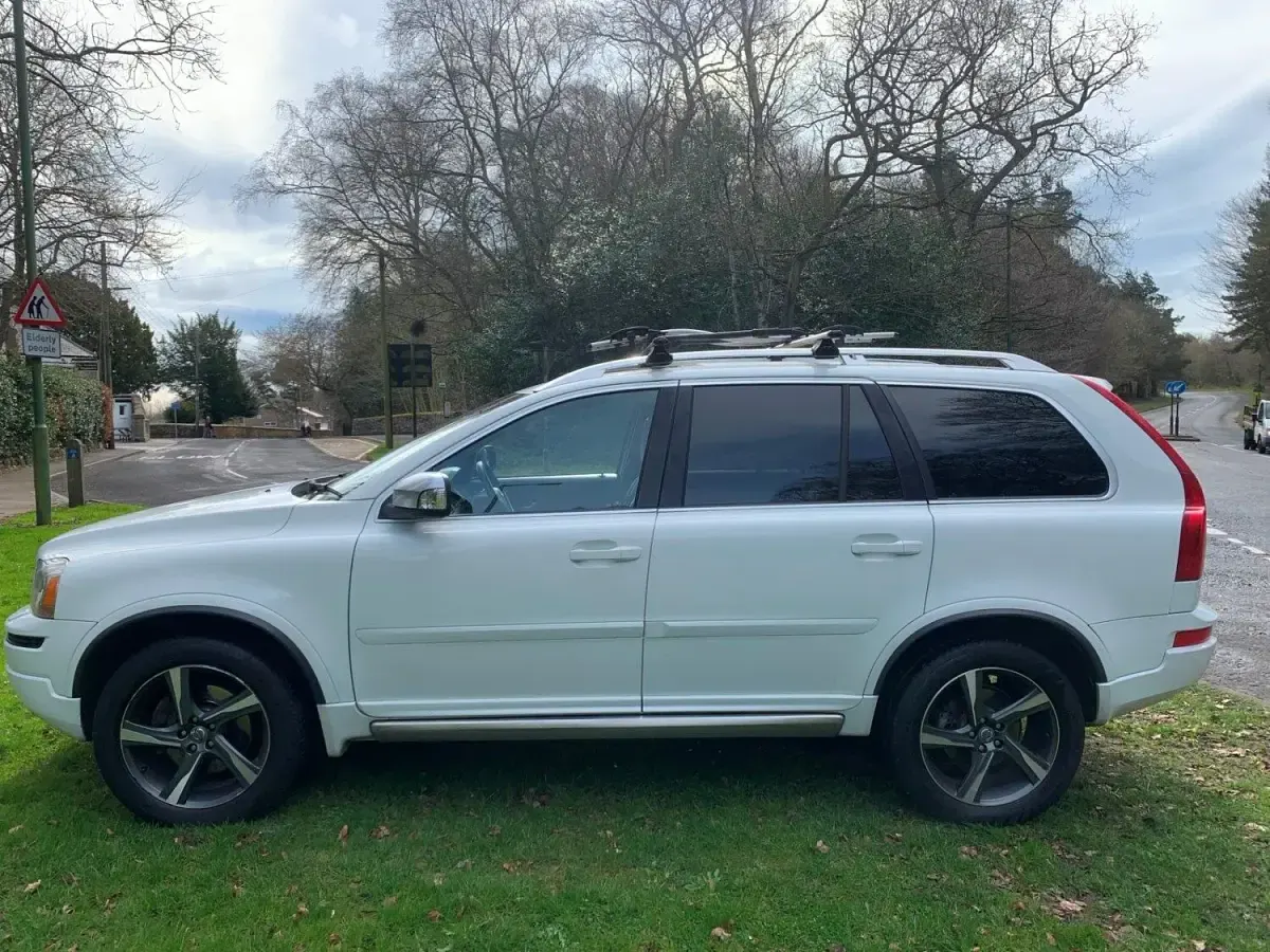 Used Volvo XC90 R-Design 200 HP (147 kW) 2012 White SUV