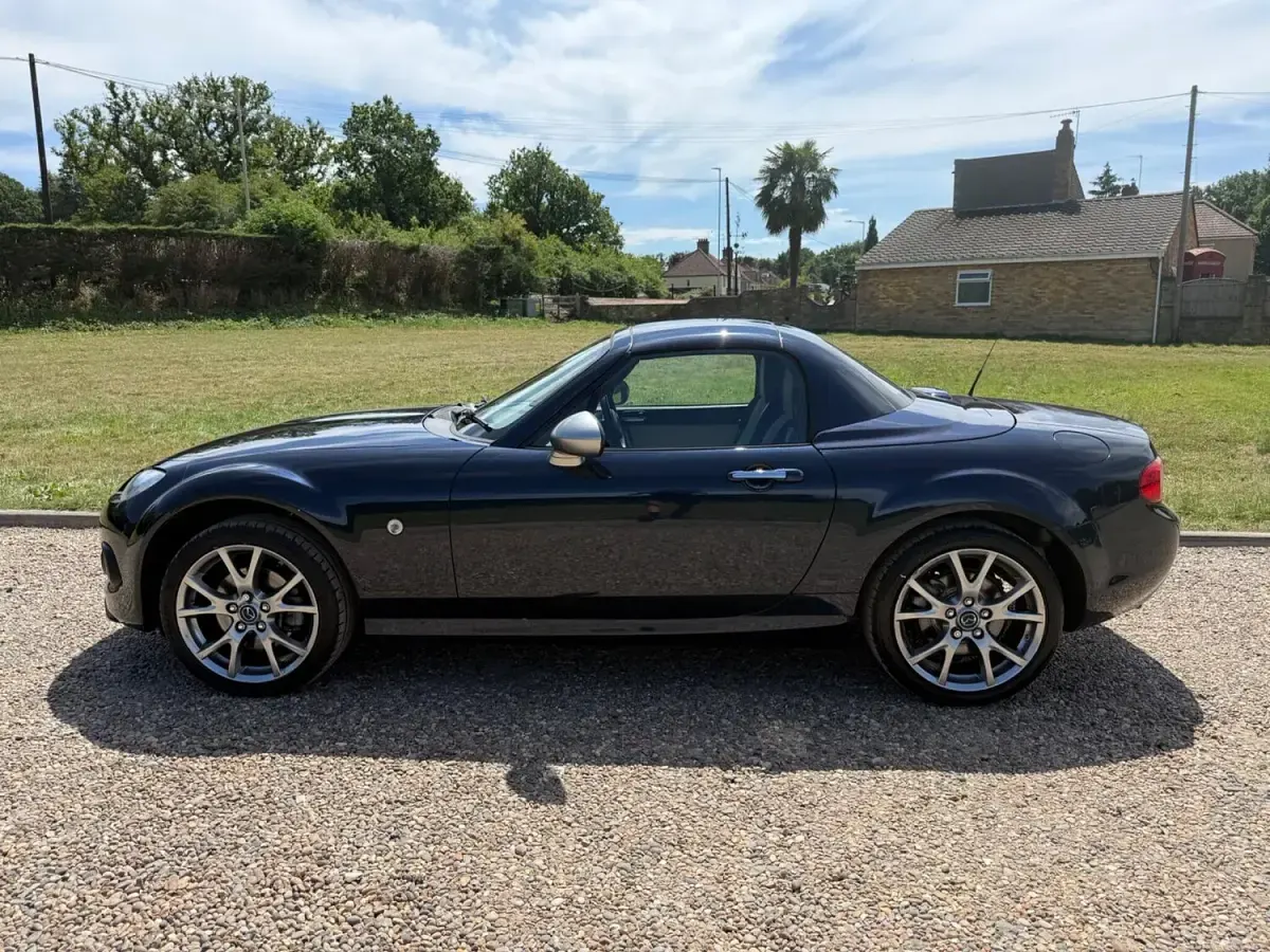 Used Mazda MX5 Edition 126 HP (92 kW) 2015 Blue Cabriolet