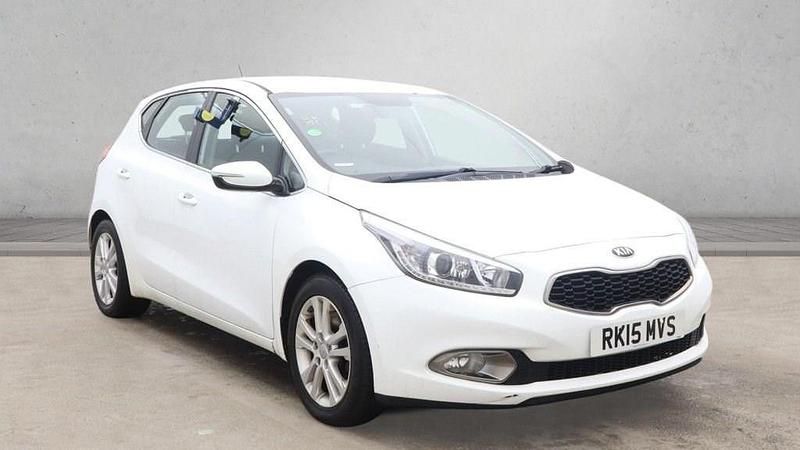 White Used 2015 Kia Ceed Hatchback | £5,495 (Fair price) - Image 1/4