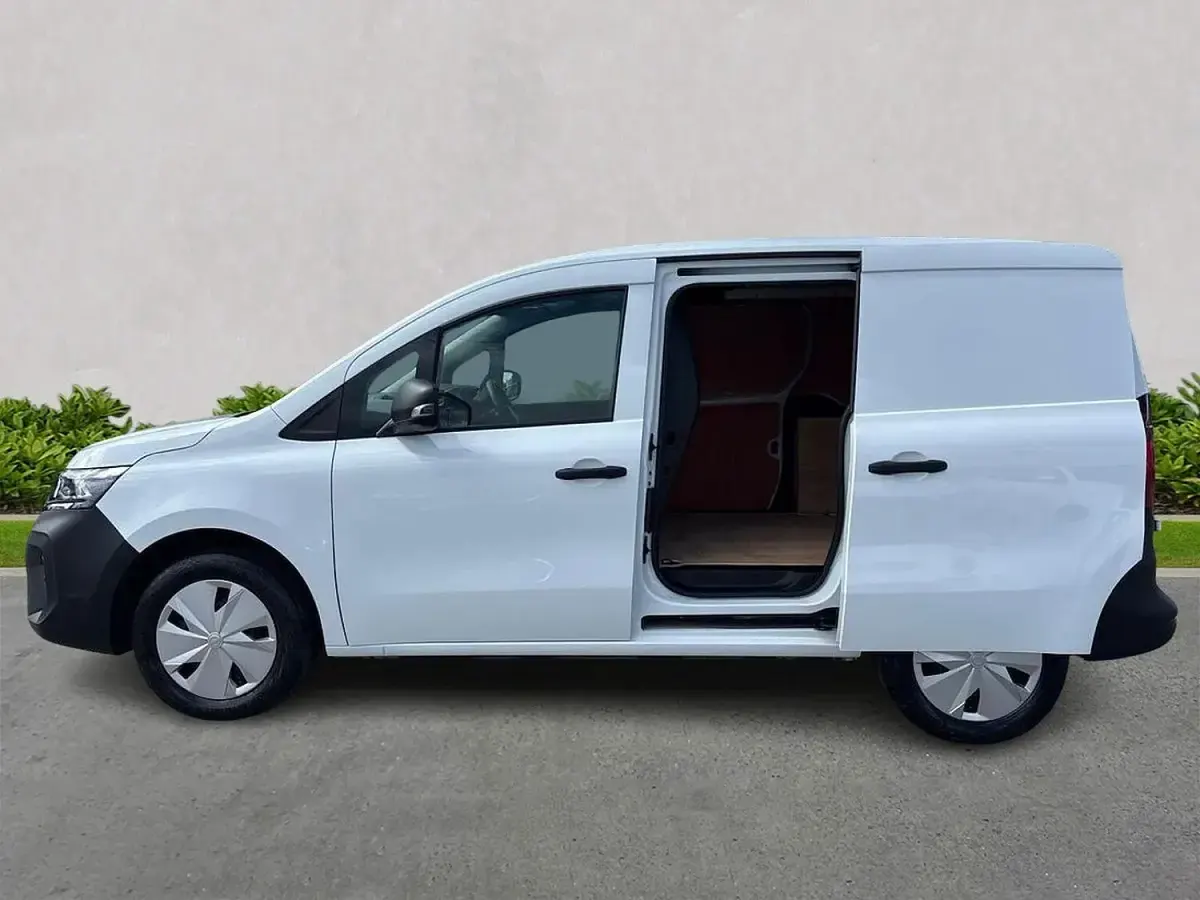Used Nissan Townstar Acenta 130 HP (95 kW) 2024 White Van
