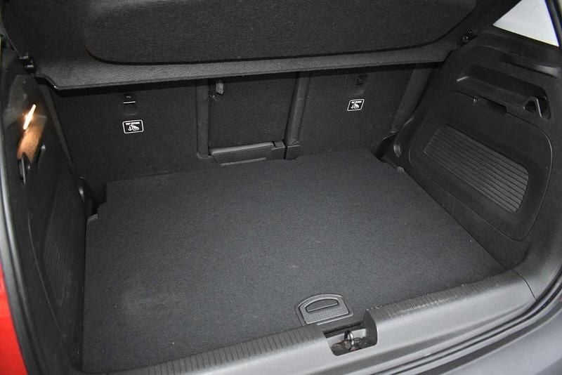 Used Vauxhall Crossland Ultimate 108 HP (79 kW) 2022 Red SUV