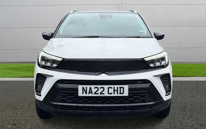 Used Vauxhall Crossland Ultimate 131 HP (96 kW) 2021 White SUV