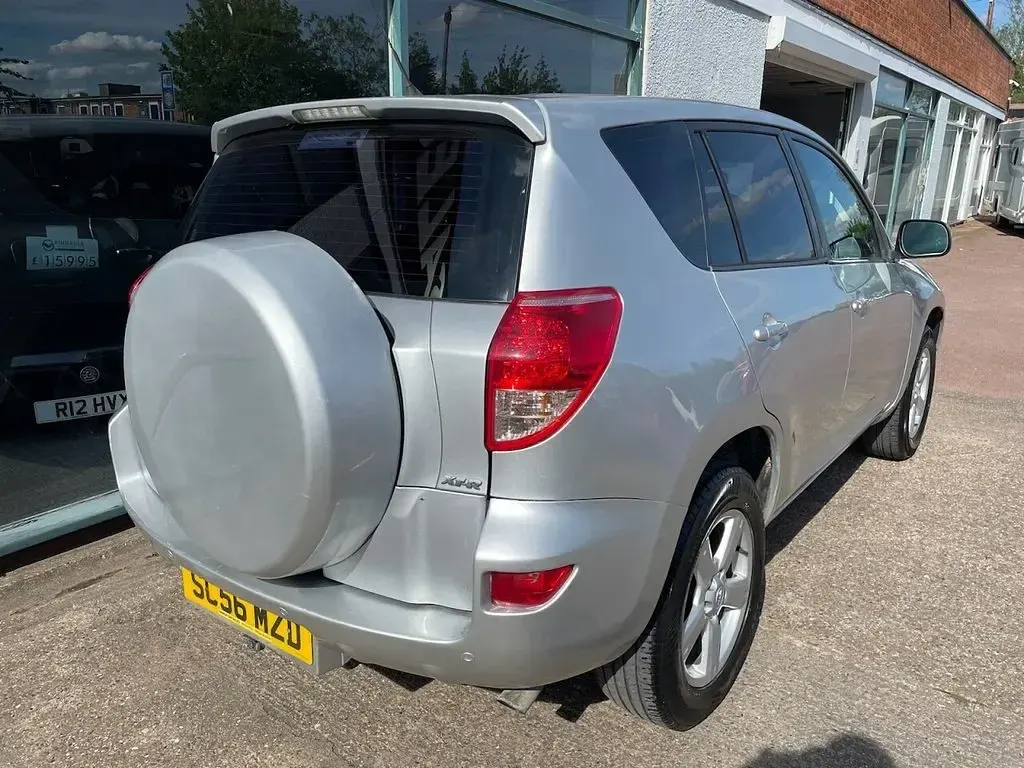 Used Toyota RAV4 150 HP (110 kW) 2007 Silver SUV