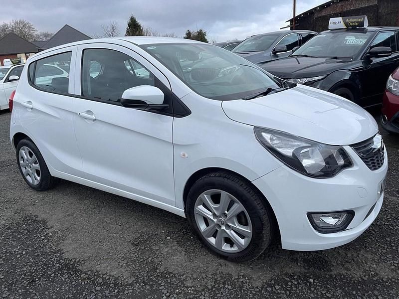 Used Vauxhall Viva 75 HP (55 kW) 2018 White Hatchback