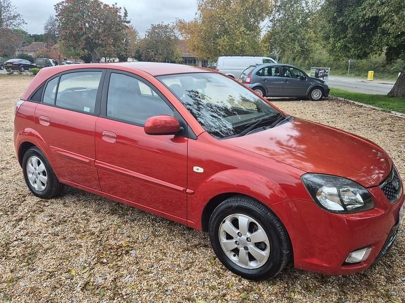 Red Used 2011 Kia Rio 2 Hatchback | £2,595 (Fair price) - Image 1/4