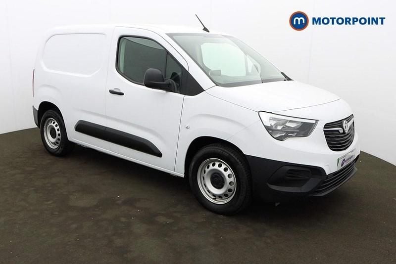 White Used 2023 Vauxhall Combo MPV | £10,549 (Super price) - Image 1/4