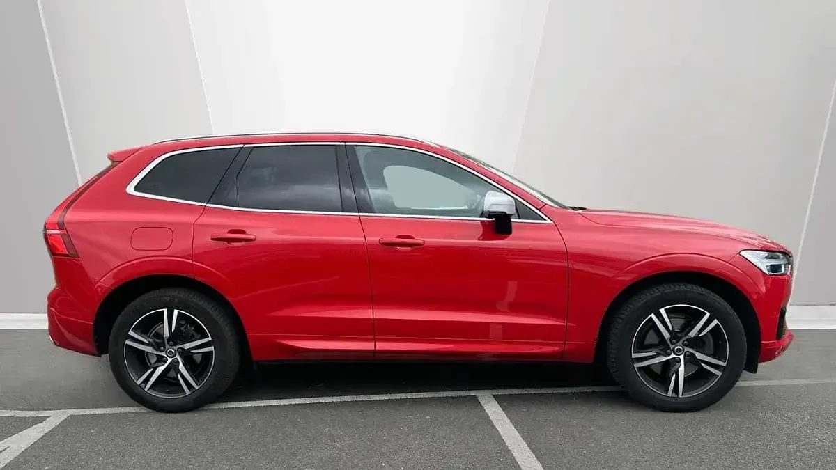 Used Volvo XC60 R-Design 247 HP (181 kW) 2018 SUV