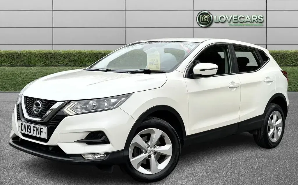 Used Nissan Qashqai Acenta Premium 115 HP (84 kW) 2019 White SUV