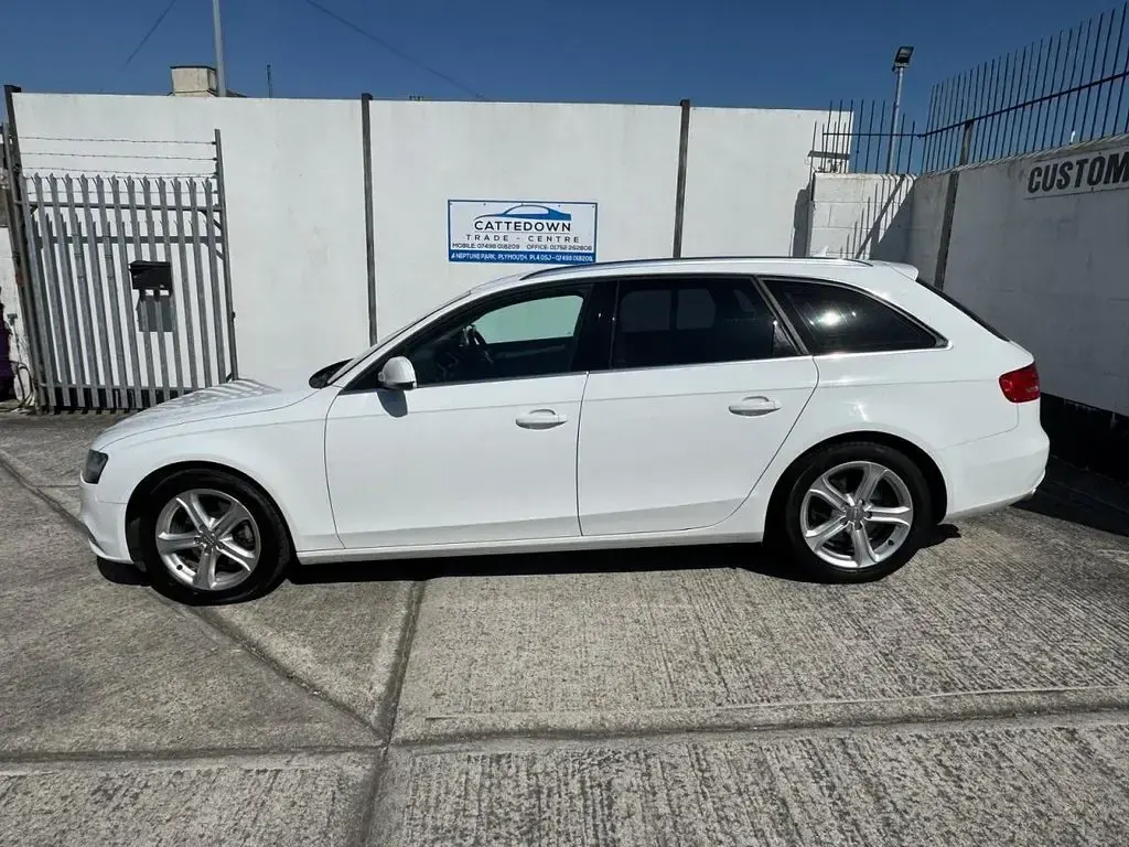 Used Audi A4 Design 163 HP (119 kW) 2014 White Estate