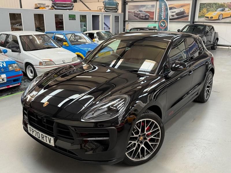 Black Used 2020 Porsche Macan SUV | £49,911 (Fair price) - Image 1/4