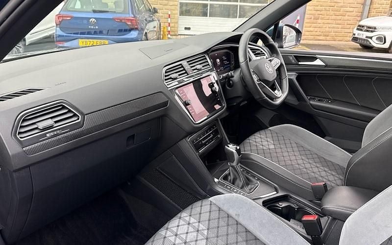 Used VW Tiguan R-line 150 HP (110 kW) 2023 SUV