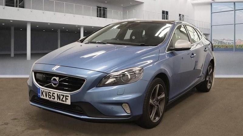 Blue Used 2015 Volvo V40 R-Design Estate | £11,490 (Fair price) - Image 1/4