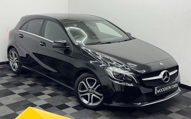 Usado Mercedes A180 Sport Edition 122 HP (89 kW) 2018 Citadino