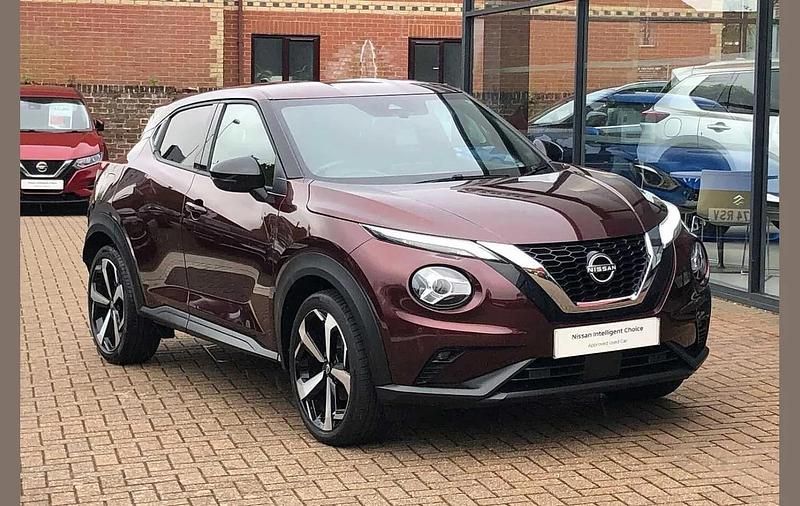 Used Nissan Juke Tekna 112 HP (82 kW) 2023 Red SUV