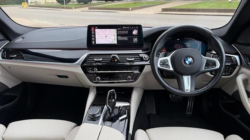 Used BMW 520 M Sport 190 HP (139 kW) 2023 Red Estate