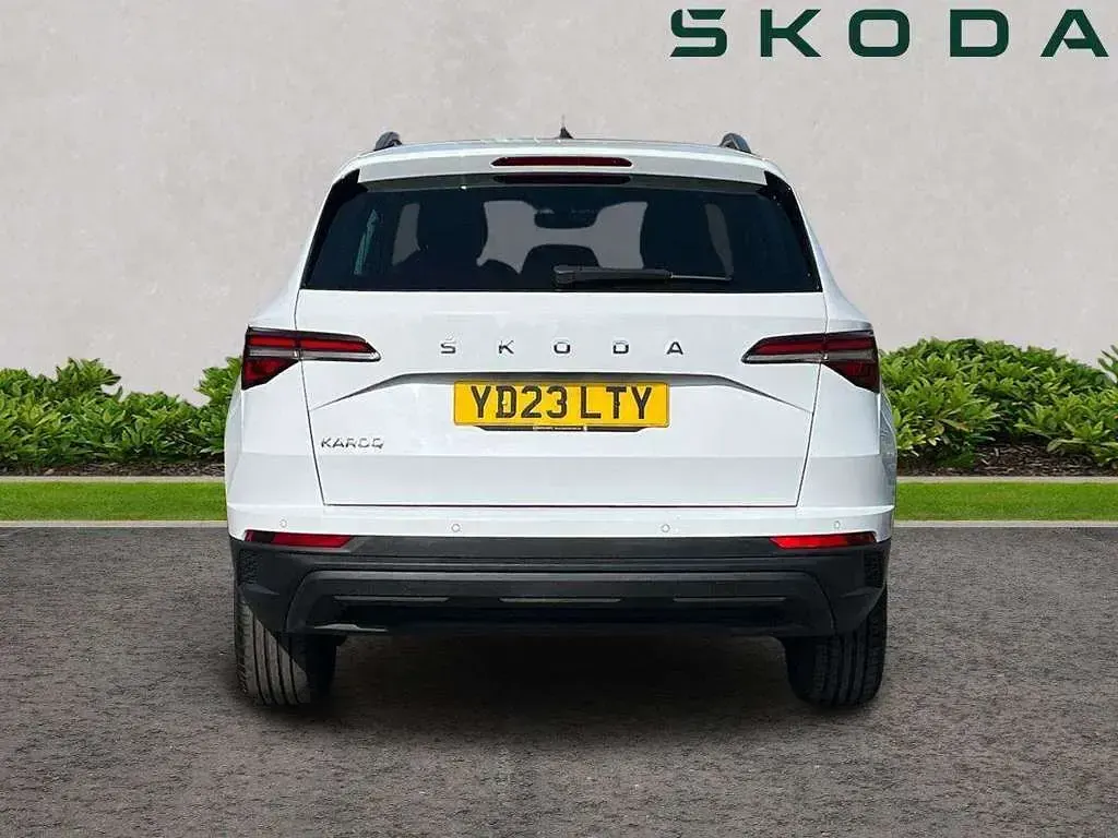 Used Skoda Karoq SE Drive 147 HP (108 kW) 2023 White SUV
