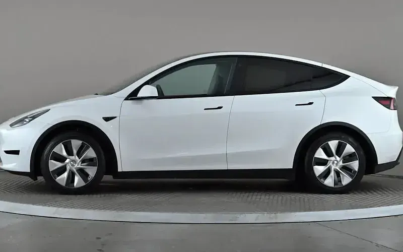 Used Tesla Model Y Standard Range 219 kW (299 HP) 2024 SUV