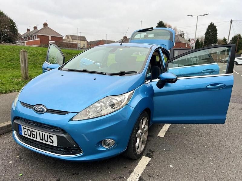 Used Ford Fiesta Titanium 2011 Blue Hatchback