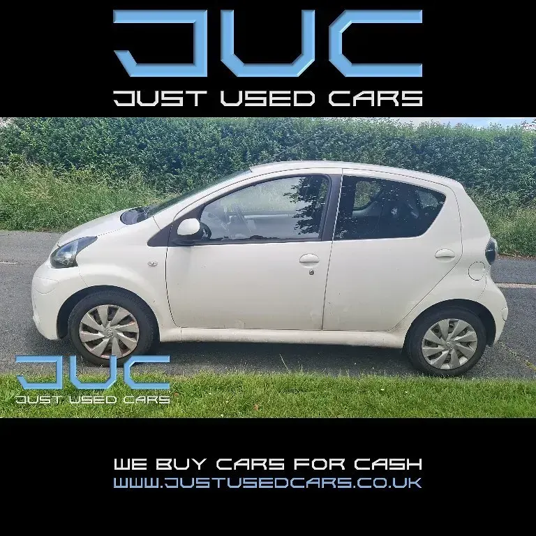 Used Toyota Aygo 2013 White Hatchback