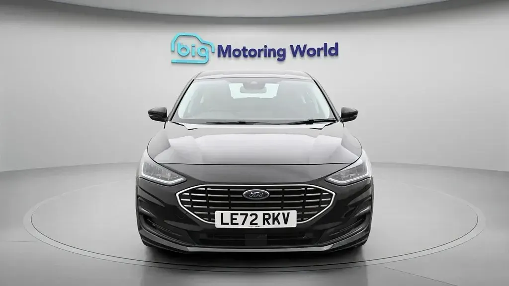 Usado Ford Focus Titanium 125 CV (91 kW) 2023 Negro Utilitario