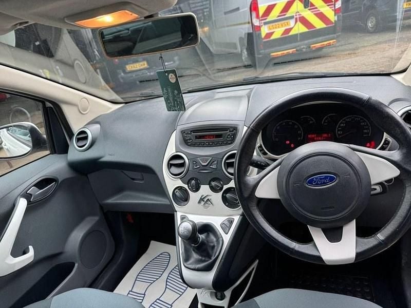 Used Ford Ka Zetec 2013 White Hatchback